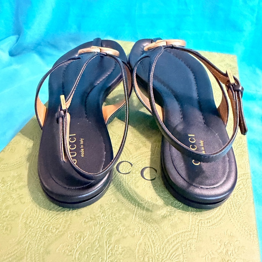 Gucci Black Leather Sandals with Gold GG Logo - Picture 6 of 6